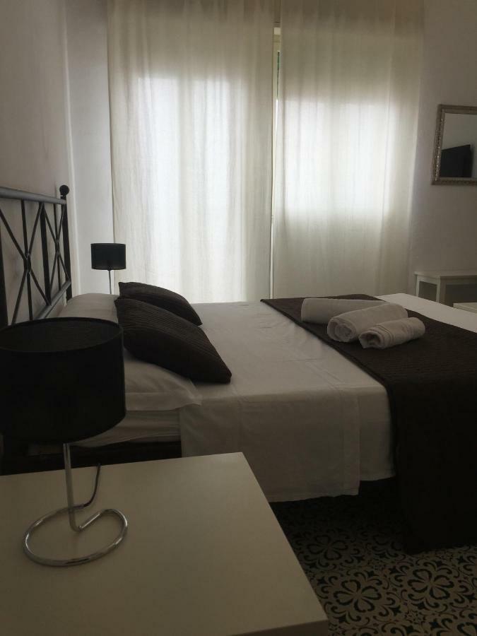 A Casa di Giuseppe 2 Bed and Breakfast Carini Esterno foto