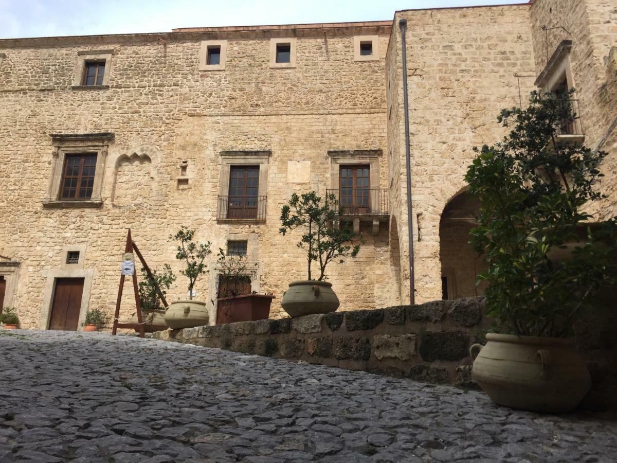 A Casa di Giuseppe 2 Bed and Breakfast Carini Esterno foto